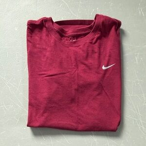 Nike maroon tshirt
